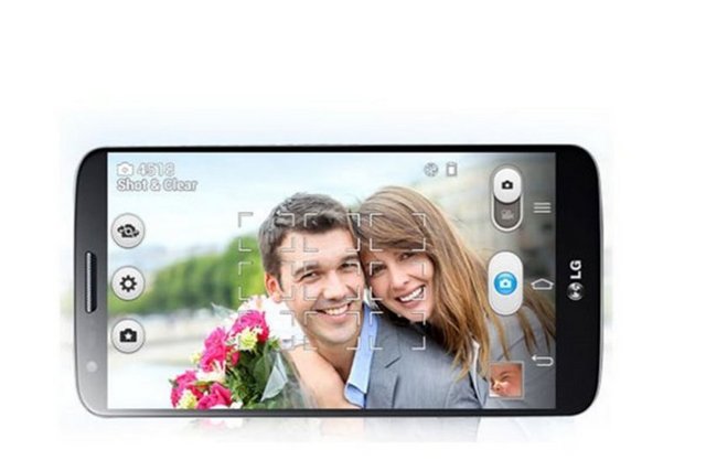 LG G2 -  - 5.2 inç (13,2 cm) genişliğinde IPS LCD ekranı bulunan G2, Full HD, 1920x1080; 424 ppi (piksel başına çözünürlük) çözünürlüğe sahip.