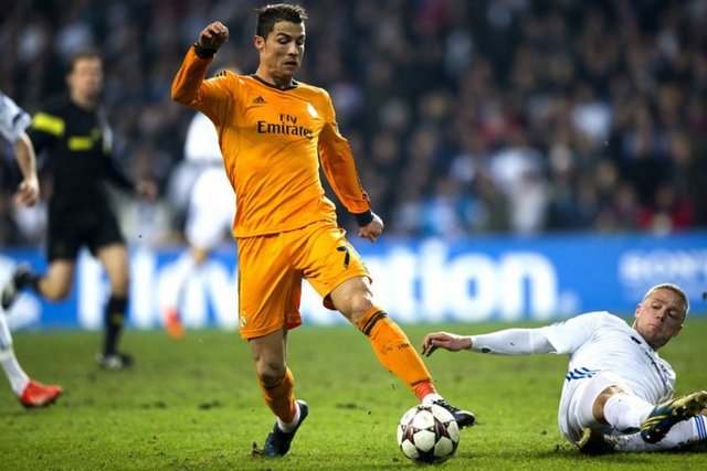 Real Madrid (Aynı gruptan çıkan takımlar birbiriyle eşleşemiyor)