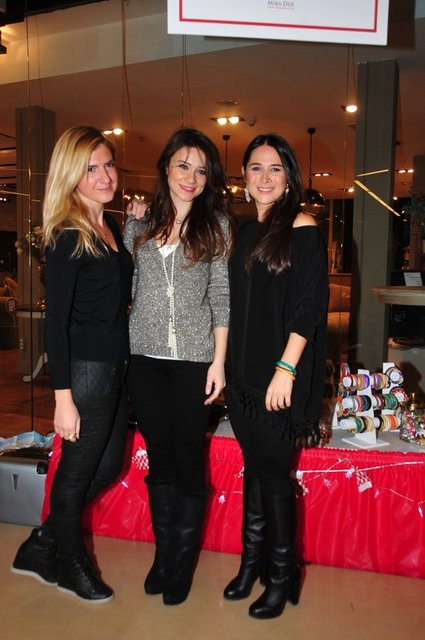 ASLI KONUK, FEYZA MERAL, İREM KEFELİ