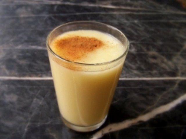 Karbonhidrat ve proteinin yanı sıra birden çok besin öğesini içerdiğinden besleyici özelliği nedeniyle "sıvı ekmek" olarak anılır.