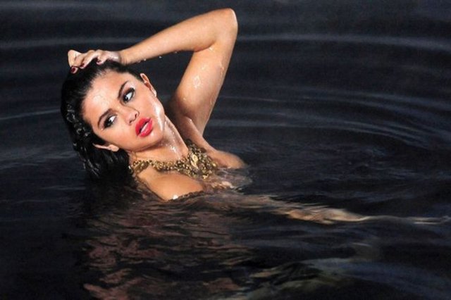 Selena Gomez-Come & Get It