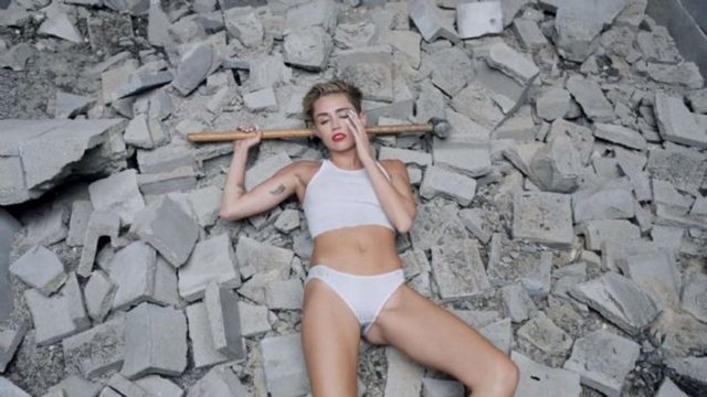 Miley Cyrus-Wrecking Ball