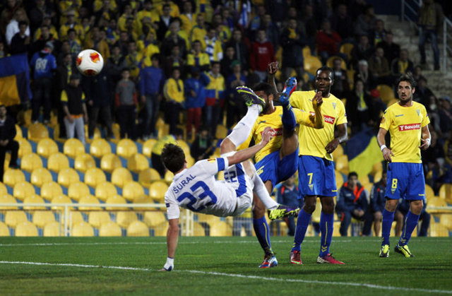 Çek temsilcisi Slovan Liberec son maçta gruptan çıkarken Portekiz ekibi Estoril grupta sonuncu oldu ve elendi.