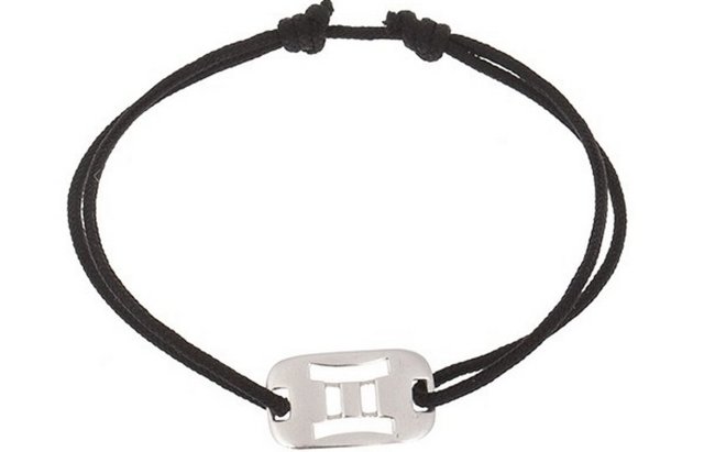 Ve metal metaryalli, deri, dokuma, taşlı rengarenk bileklikler. Benim Alosh tutkumu bilen bilir. Ama K by Milka tasarımı erkek bilekleri de beğeni ile tavsiye ederim.