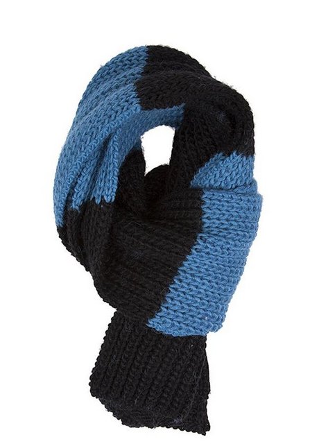 Ya da Zadig&Voltaire marka çift renkli yün, örme bir atkı ile. Fiyatı 304 TL.