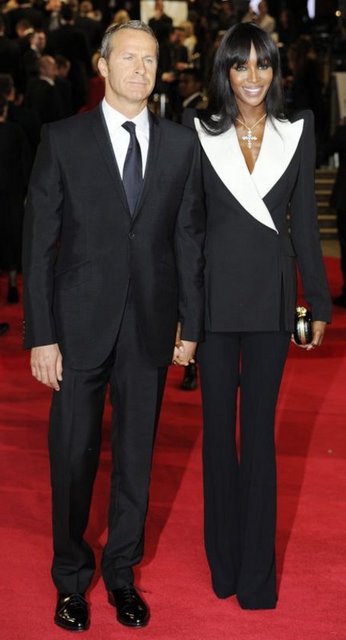 Naomi Campbell ve Vladimir Doronin ilişkisi de mutsuz sonla bitti. Doronin'in eski karısı yaptığı açıklamada, "Naomi kocamı benden alabileceğini düşünüyorsa kendini aldatır" diyerek ayrılığı resmen duyurdu