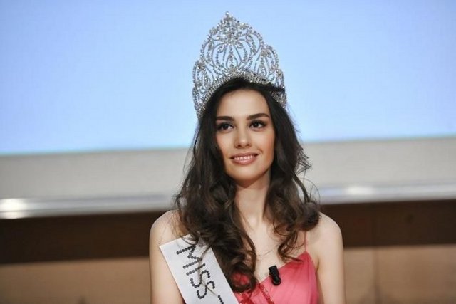 Elidor Miss Turkey 2013 Güzellik Yarışması'nda tacın sahibi belli oldu. Gecenin en güzel kızı Rüveyda Öksüz seçildi
