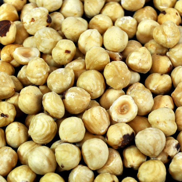 Fındığın kötü kolesterol seviyesini düşürürken kalbi koruduğu gibi beyni de koruduğunu belirten Nezihi Küçükarslan,