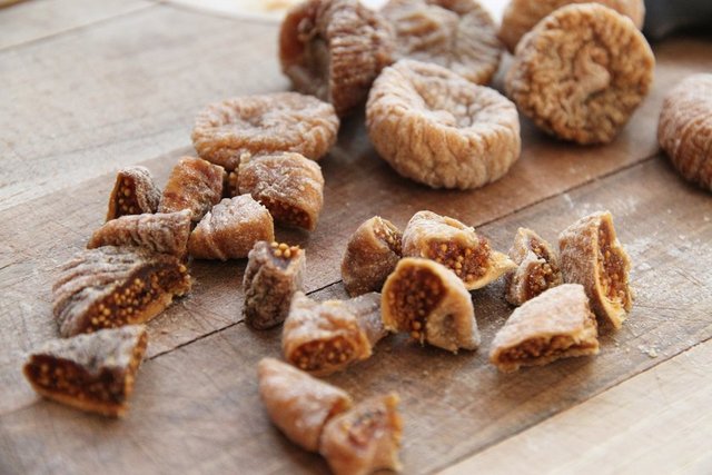 Yaşlılarda kemik erimesini önler.