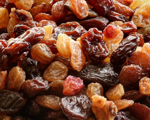 Çünkü üzüm, tüm vücut hücrelerinde olduğu gibi insan beynindeki hücrelerin enerji kaynağıdır ve insanın ruhsal gücünü doğrudan etkileyen bazı bileşiklerin salgılanmasına da yardımcı olduğu bilinmektedir."