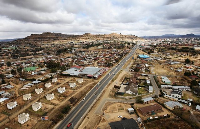 Lesotho 	Kadın (ortalama yaşam süresi/yıl) 48 	Erkek (ortalama yaşam süresi/yıl) 48 	Total (ortalama yaşam süresi/yıl) 48