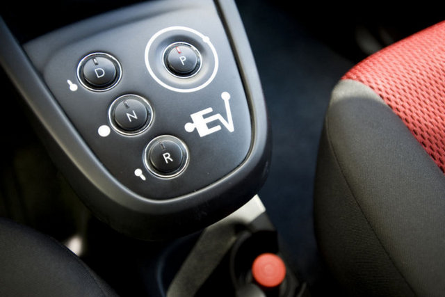 Kışa girerken özellikle dikkat edilmesi gereken yer motor soğutma suyunun antifriz miktarı. Motordaki su miktarı doğru ayarlanmazsa soğuk yerlerde su donar ve motor bloğuna zarar verir.