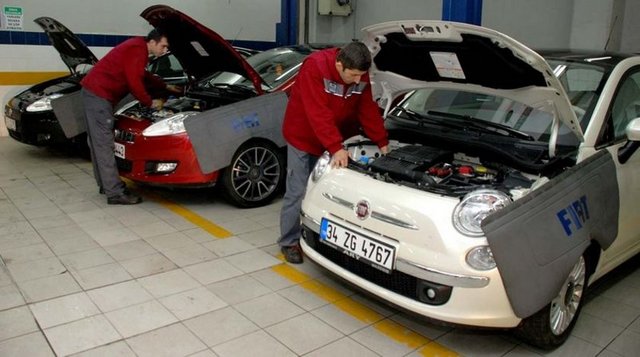 Aracın geriye ve öne gitmesini engelleyecek tekerlek takozu mutlaka bulundurun