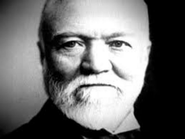 4. Andrew Carnegie - 310 milyar dolar (1835 - 1919) Amerikan çelik endüstrisinin öncülüğünü yapan İskoç asıllı Amerikalı Andrew Carnegie, 1901 yılında Carnegie Çelik Şirketi'ni JP Morgan'a sattığında bugünün parasıyla 310 milyar dolarlık servete ulaştı.