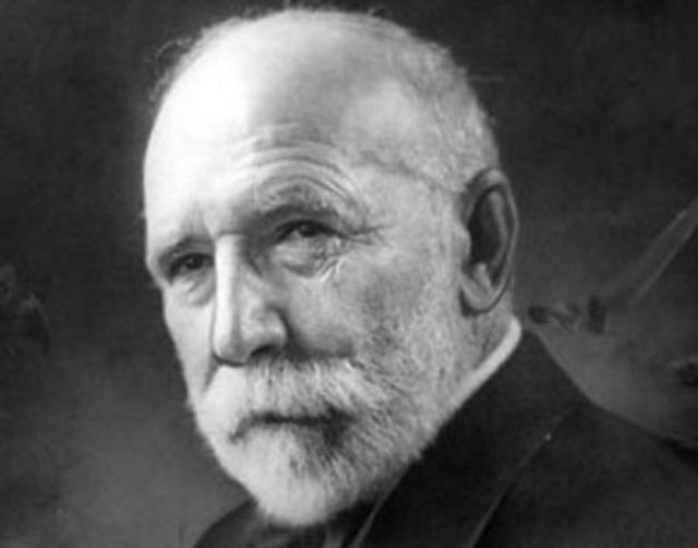 20. Friedrich Weyerhauser - 80 milyar dolar (1834 - 1914) Friedrich Weyerhauser ilk servetini kereste işinde yaptı. Kereste işinden kazandığı paralarla aldığı araziler onu Amerika'nın en büyük toprak sahibi yaptı.