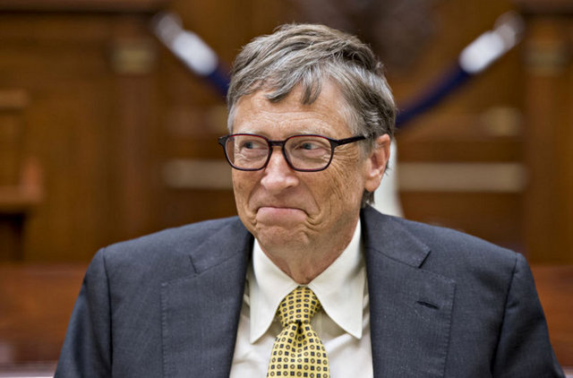 12. Bill Gates - 136 milyar dolar (1955-) Gates, Microsoft şirketinin kurucularındandır ve şirketin başkanlığını ve baş yazılım mimarlığını yapmaktadır. Gates bugün 136 milyar dolarlık bir servete sahip.