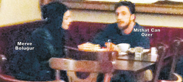 Özer ile Boluğur geceye Zekeriyaköy'de Gümüşdere Dağ Restaurant'ta başbaşa köfte yiyerek başladı. -