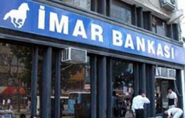 İmar Bankası'ndan uğranan zararın çok ciddi bir bölümü hakim ortağa, yani Uzan Grubu şirketlerine açılan usulsüz kredilerden kaynaklanıyordu. (4389 Sayılı Bankalar Kanunu'nun 14/3 ve 16/1 sayılı maddeleri).