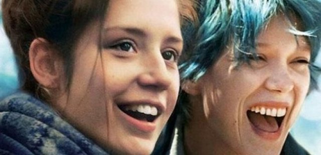 "Ateşli Oda" ile birlikte 2010'larda bu alanın en belirleyici eserine imza atıyor. "Mavi En Sıcak Renktir", aşıladığı sinema duygusu ile sarılma arzusu uyandıran filmlerden biri.