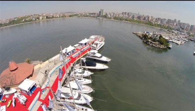 Daha önce Haliç'te düzenlenen Yatch Show bu yıl Kalamış Marina'ya taşındı.