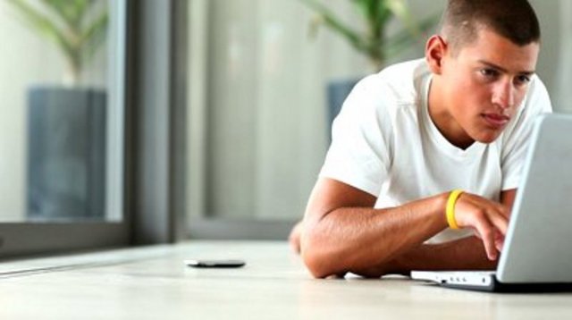 "Erkeklerde sperm üretimi vücut normal ısısının 1 derece altında gerçekleşir.