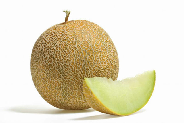 Yemeklerden önce yenecek kavunun ise sindirim organlarını temizlediğini söyleyen uzmanlar kavunun yararlarını şöyle sıralıyor