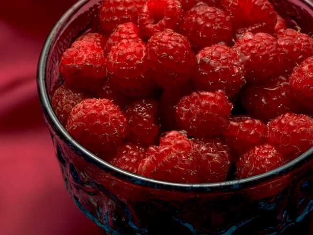 Kanı temizler, vücutta biriken zehirli maddelerin atılmasını sağlar.