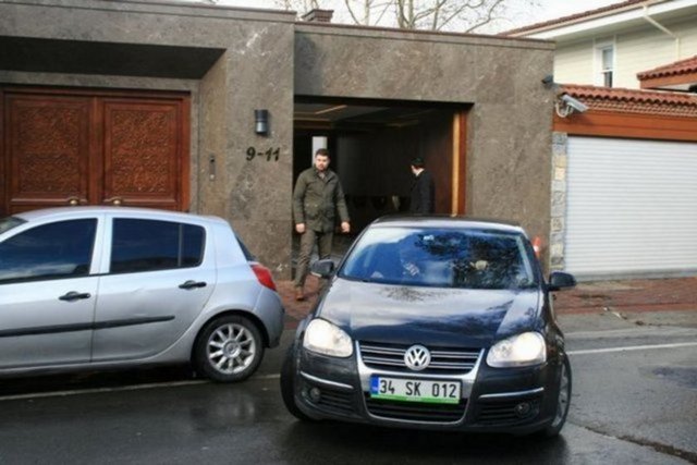 Soruşturmada adı geçen 50'nin üzerinde - şüphelinin adreslerine tek tek gidildi. - Gün ağarmadan art arda baskınlar yapıldı.