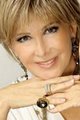 <b>Filiz Akın</b>\nTürk sinemasının efsanevi oyuncusu Filiz Akın, 2002'de kanserle tanıştı. Kendisine konulan nazofarenks kanseri (burun ve ağız arkasındaki bir tür kanser) teşhisinden sonra uzun sure tedavi gördü ve hastalığı alt etti.\n