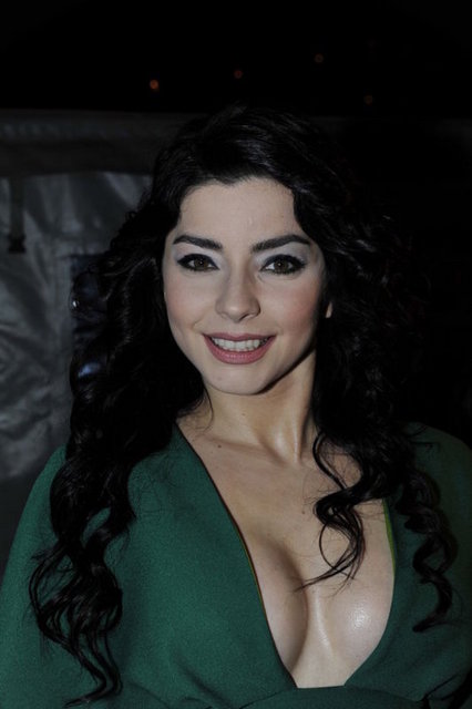 Çünkü malum. Önce kabul etmez, sonra kabul ederler.