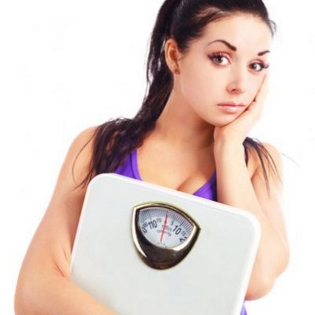 Bu en çok yapılan en basit diyet hatasıdır. Su özellikle kalorilerin yakılması için gereklidir. Eğer suyunuzu kurutursanız metabolizmanız çalışmaz yani daha yavaş zayıflarsınız. Her yemekten veya atıştırmalıklardan sonra mutlaka bol su için. -  -
