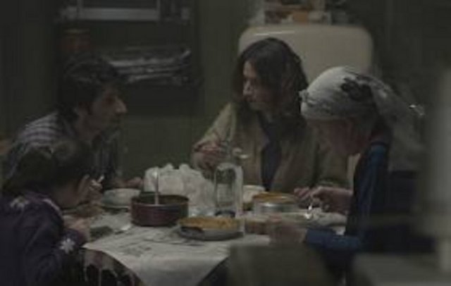 Yavaş yavaş 'zerre' kadar değeri olmadığı bir şehrin dişlilerinin içine doğru çekilecektir.