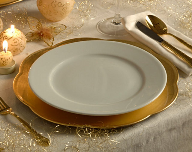 Suplalarınızı renkli kullanıp, daha sade bir servis takımı kullanmakta başka bir seçenek olabilir. -