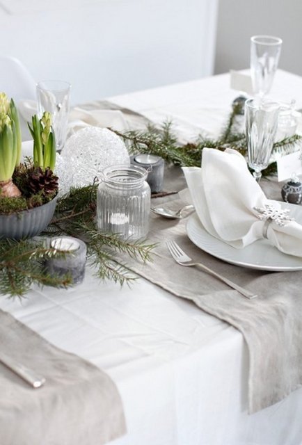 Son olarak, konuklarınıza göre dizayn ettiğiniz sofranızda, tercih ettiğiniz konseptle ve yemeklerle bütünlük sağlayacak aksesuarları tercih etmenizin yerinde olacağını hatırlatmak isterim.