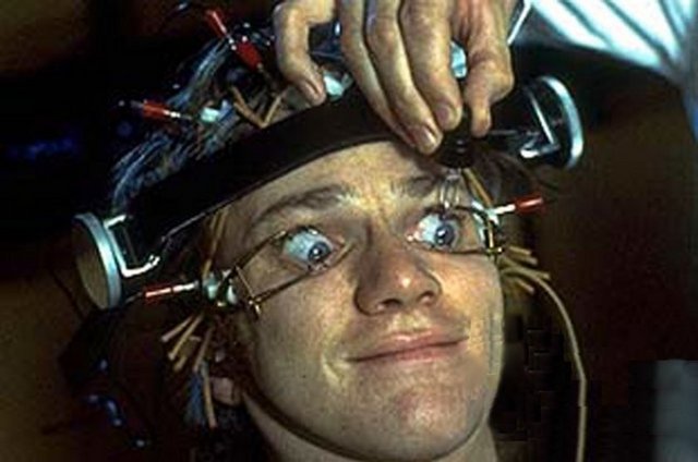 İnsanoğlunun kendisini ve  başkaları ile etkileşimlerini anlamak adına bizlere derin bir anlayış kazandırmıştır.