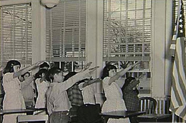 Üçüncü Dalga -  - Psikolog Milgram tarafında yapılan deneye benzer konuda yürütülen bu çalışma, 1967 yılında gerçekleştirilen, üçüncü dalga deneyi idi.