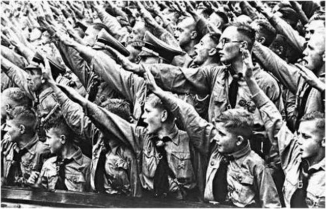 Bunun için, deneyi yapanlar bir lise içinde bazı öğrencileri kullanarak onların prestijli bir gruba ait olduklarını düşündüren bir sistem oluşturdu. Öğrenciler giderek artan bir öğrenme motivasyonu gösterdiler.