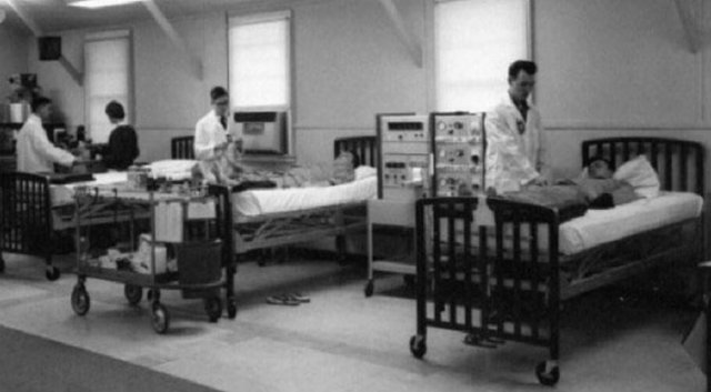 MK-ULTRA -  - CIA, 50'li ve 60'lı yıllarda MK-ULTRA projesi kapsamında zihin ve psikoloji kontrolü ile ilgili pek çok etik dışı deney yaptı.