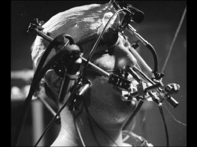 Theodore Kaczynski, diğer ismiyle Unabomber, CIA'nın rahatsız edici deneylerine maruz kaldığını ve bu deneylerin kendisinde zihinsel dengesizliklere yol açmış olabileceğini iddia etti.