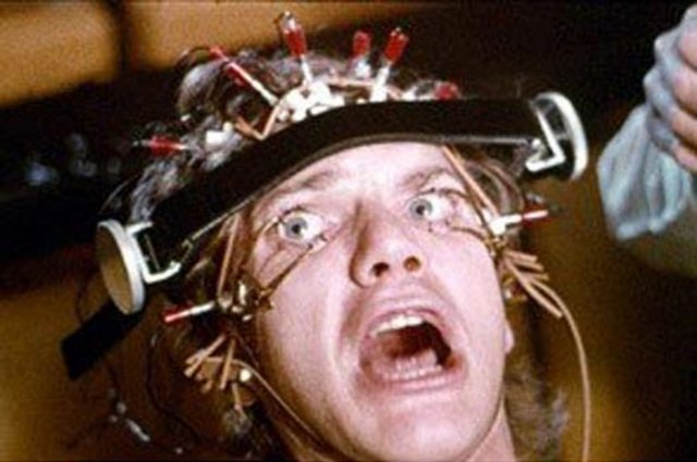 Yapılan bu deneyler, eşcinselliği "tedavi etmek"ten çok, psikolojik olarak ağır hasarlar yarattı. Bir keresinde "tedavi" sırasında komaya giren denek ölmekten son anda kurtarıldı.