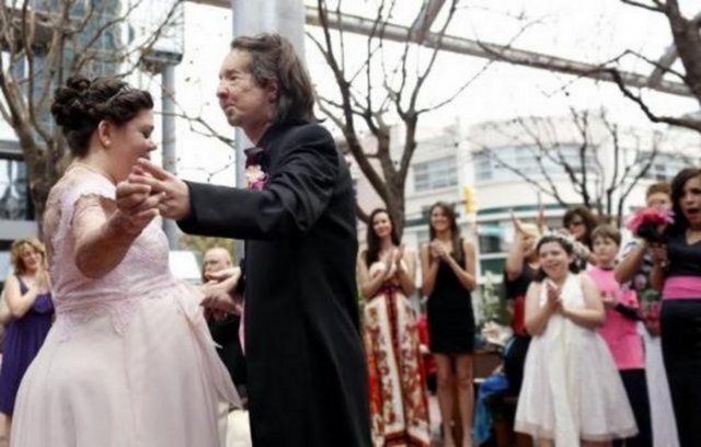 Ağır yaralanan Dallas Wiens...