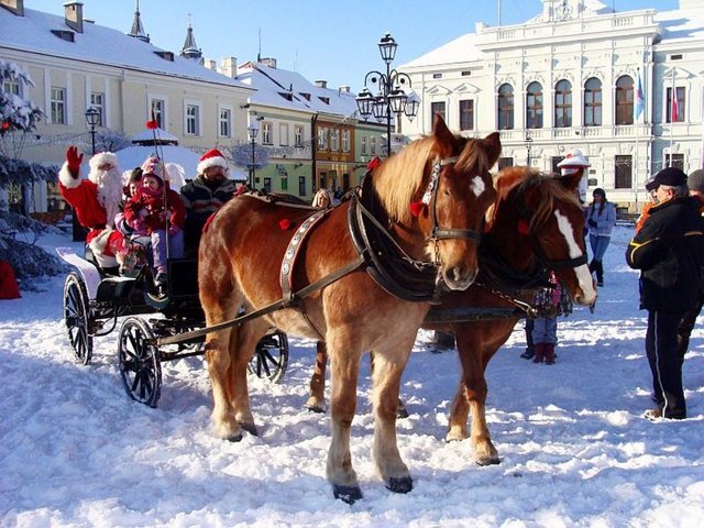 Santa Claus, Indiana, bütün yıl St.Nick'in kendisine ulaşmak isteyen çocuklardan yüzlerce mektup alıyor