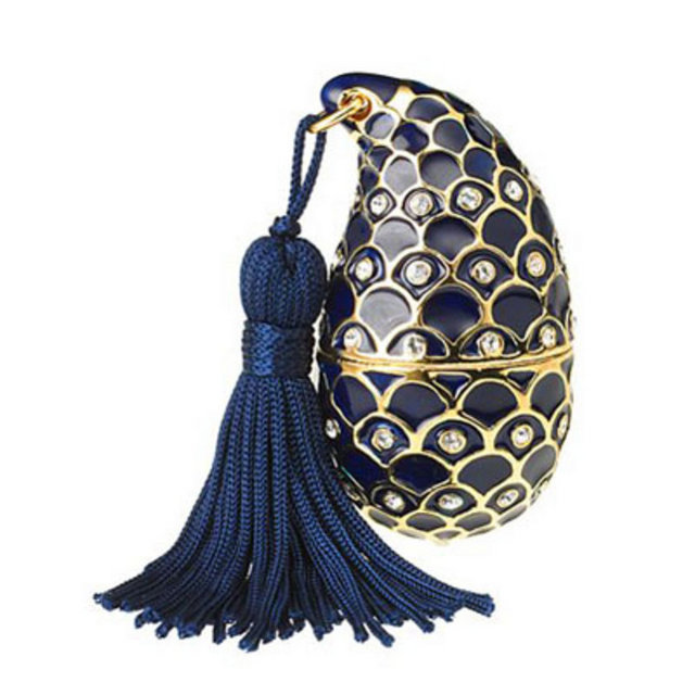 Kendinize yakışan bir parfüm seçerken, kendi ten kokunuzla bütünleşmesine dikkat edin.