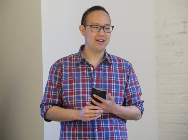 ...bütün üniversite harcamalarını ben yapacağım." Huang, bu hareketiyle "2015'in En İyi Patronu" seçildi.