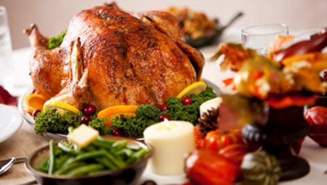 Yılbaşı tek bir geceden ibaret. Ama bu gecede yediklerimiz ve içtiklerimiz ertesi günü sağlıklı bir şekilde geçirip geçirmeyeceğimizi de belirliyor.