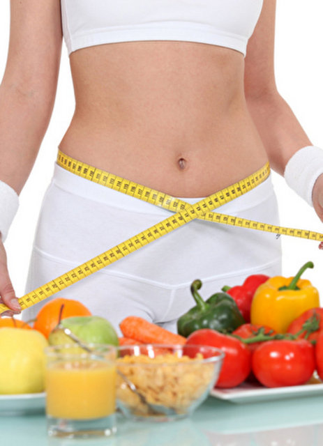 5. Yetersiz su içmek: Yılbaşı yemeklerinde alkol tüketmek susama hissini azalttığı için su tüketimi yetersiz olabiliyor. O nedenle yemeğe başlamadan önce 2 bardak, yemek sırasında da 2-3 bardak su içmek önemli.