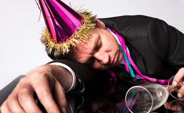 ALKOLE ALTERNATİF NANELİ ELMA KOKTEYLİ  -  Bu tariften yararlanarak, sevdikleriniz için alkolsüz naneli elma kokteyli hazırlayabilirsiniz.