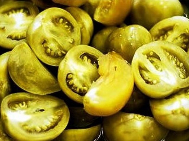 Gastrit bazı kişilerde, kabızlık veya ishale de neden olabilir. Gastrit belirtilerini azaltmak ve mide iç zarının iyileşmesi için, Mayo Klinik, mide asit üretiminin azaltılması için sık sık ve az miktarda öğünler yemenizi önermektedir.