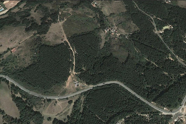 3.köprü ve Kuzey Marmara Otoyolu güzergahının uydudan çekilen fotoğraflarında ağaç kesimlerinin boyutunu açıkça ortaya koyuyor.