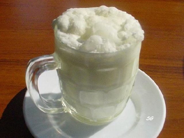 Su, protein, sodyum, klor ve bitkilerden gelen potasyum desteği sağlayıp yorgunluğu giderir, kasların korunmasını sağlar.